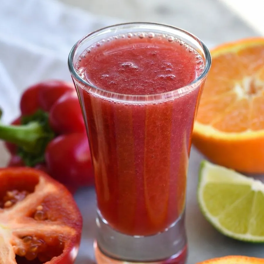 Shot rubí de pimiento, naranja y lima